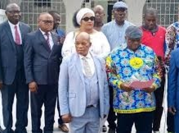 Réaction à la déclaration commune de l’opposition et Forces Sociales, Lisanga Bonganga : « Une Opposition qui ne reflète pas les aspirations classiques d’un contre-pouvoir, … »